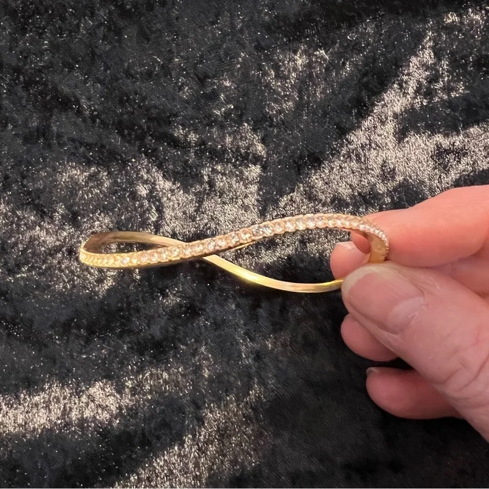J.CREW GOLD WAVY PAVE CRYSTAL BRACELET EUC